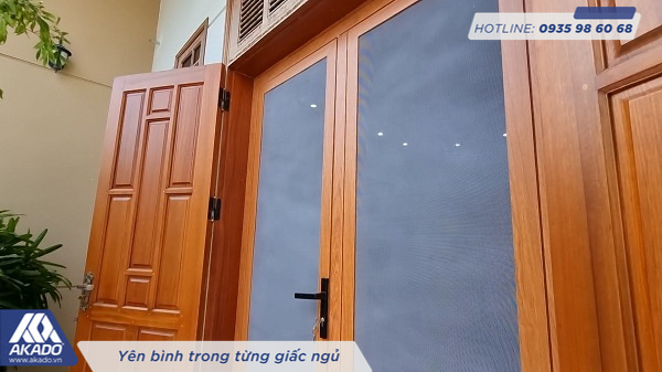 Cửa lưới chống muỗi an toàn dạng cánh mở