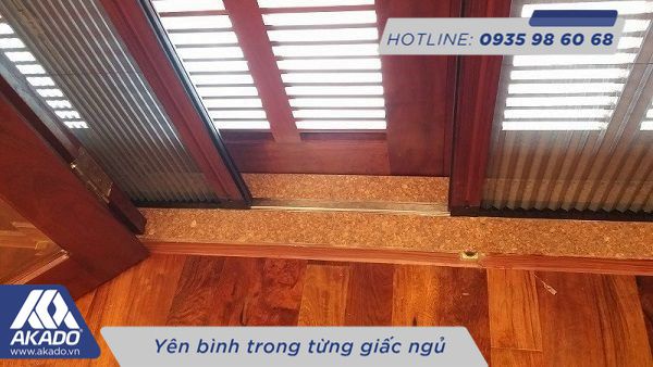 cửa lưới không ray cửa hai cánh